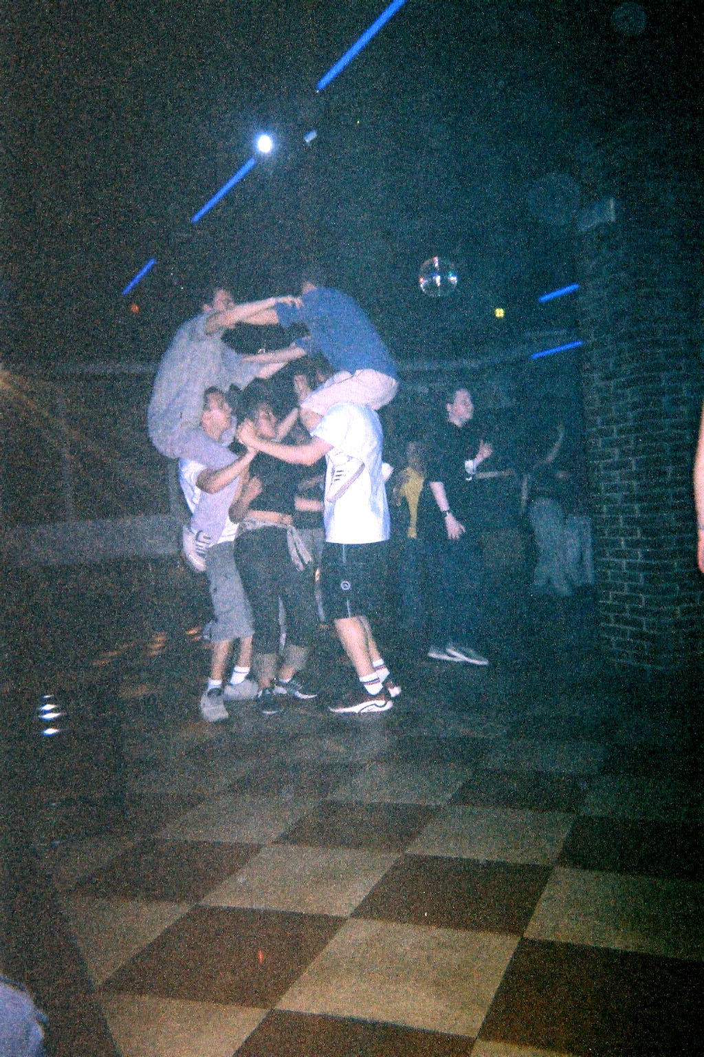 img004.jpg